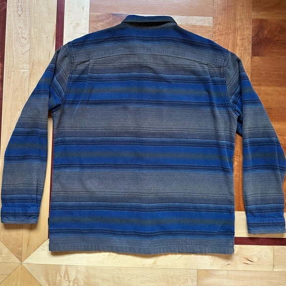 Patagonia Fjord flannel long sleeve button up organic cotton midweight shirt - Picture 4 of 9